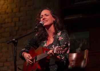 Tiê apresenta show ‘Cartas de Amor’ dia 10 de julho no Teatro Paulo Pontes
