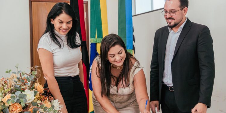 Mais de 50 novos servidores tomam posse e reforçam equipes da saúde, educação e assistência social em Conde
