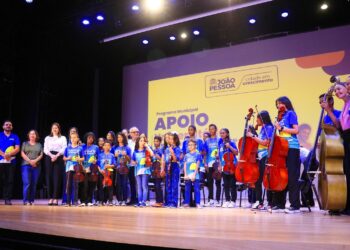 Cícero Lucena anuncia cursinho para o Enem e 1º Restaurante Popular Universitário de João Pessoa