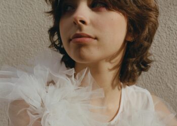 Flor Gil lança “Chegou Pra Ficar”, faixa presente na trilha sonora da novela Êta Mundo Melhor!