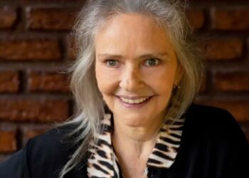 Morre a cantora Angela Ro Ro, aos 75 anos