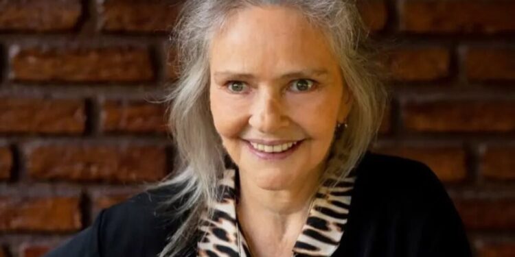 Morre a cantora Angela Ro Ro, aos 75 anos