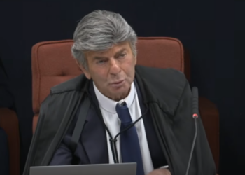 Ministro Luiz Fux vota pela nulidade dos processos contra Jair Bolsonaro no STF