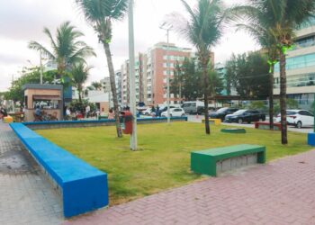 Em Intermares, prefeito André Coutinho entrega Praça do Surfista e quiosques totalmente revitalizados