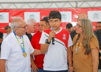Cícero Lucena entrega 56ª escola reconstruída pela gestão municipal e destaca modernização da Rede de Ensino