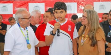 Cícero Lucena entrega 56ª escola reconstruída pela gestão municipal e destaca modernização da Rede de Ensino