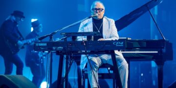 Guilherme Arantes celebra 50 anos de carreira com a turnê “50 Anos-Luz” dia 10 de abril no Teatro Pedra do Reino