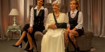 As atrizes Helena Ranaldi, Fernanda Nobre e Ana Rosa apresentam o espetáculo “Três Mulheres Altas” no Teatro Paulo Pontes