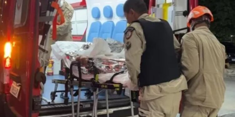 Homem sofre descarga elétrica ao tentar roubar fios de cobre e fica gravemente ferido em JP