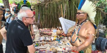 No Dia dos Povos Indígenas, Cícero Lucena é acolhido na Aldeia São Francisco, debate demandas e reforça compromisso com a causa