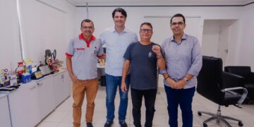 Leo Bezerra reúne Emlur, sindicato e empresas de limpeza urbana para garantir serviços de qualidade para população