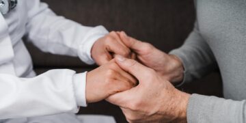 Pacientes com Parkinson ampliam acesso a tratamento e passam a contar com novo direito na Paraíba