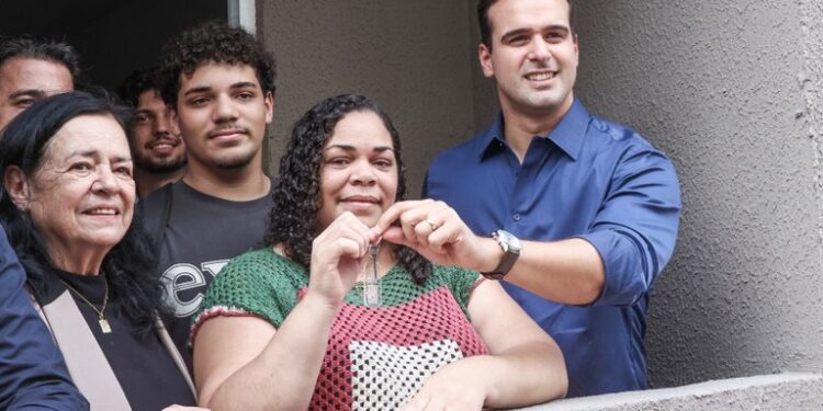 Governador Lucas Ribeiro entrega residencial com 192 moradias em João Pessoa e reforça compromisso com a habitação popular