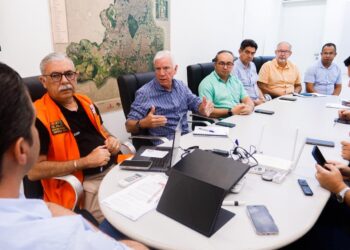 Leo Bezerra amplia a assistência às famílias atingidas pelas chuvas com ‘Compra Assistida’ e ‘Eu Posso’