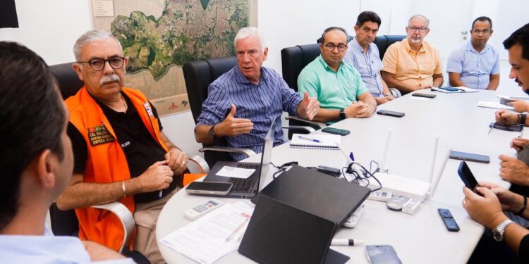 Leo Bezerra amplia a assistência às famílias atingidas pelas chuvas com ‘Compra Assistida’ e ‘Eu Posso’