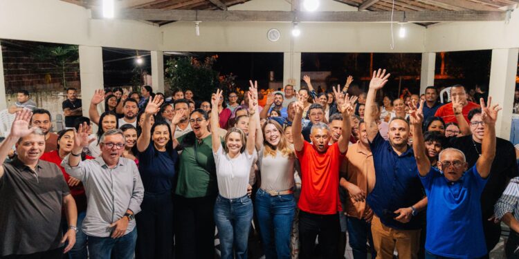 Prefeita Karla Pimentel reúne lideranças ao lado de Olívia Motta e reforça diálogo com comunidades do Conde