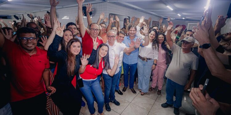 Cícero Lucena é acolhido por moradores do Bairro das Indústrias e recebe gratidão por “transformação” realizada na região
