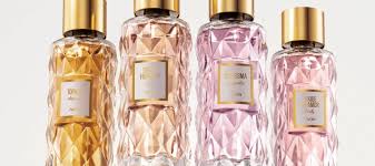 Avon recruta Jeniffer Nascimento, Maria Clara Garcia e Nanda Tsunami como ICONIC GIRLS
