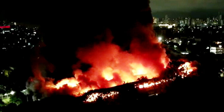 Vídeo: Incêndio atinge circo do humorista Tirullipa