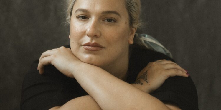 Alice Caymmi celebra o legado de Nana Caymmi em emocionante homenagem no Teatro Paulo Pontes nesta terça (02)