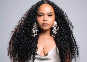 Com música inédita de Joyce Alane e reality vertical, Riachuelo amplia presença no São João e reafirma a cultura brasileira como pilar da marca