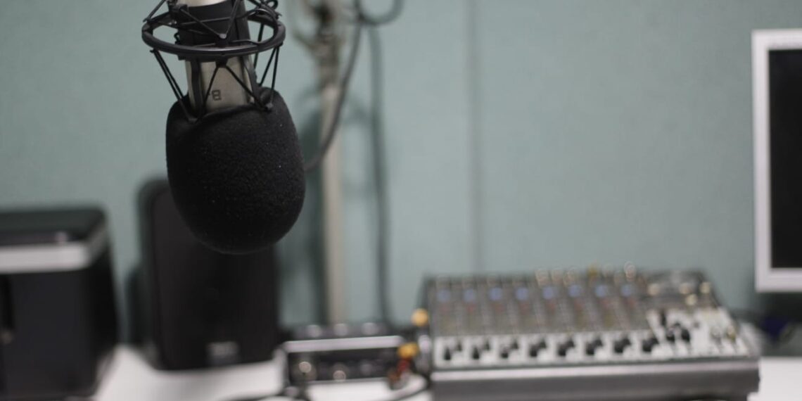 Pesquisa aponta que rádio está mais presente e mantém a força da credibilidade