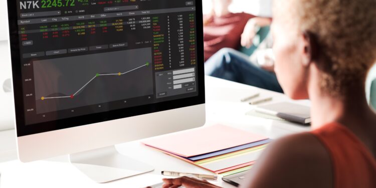 Paraibanos somam R$ 2,74 bilhões em investimentos na bolsa, alta de 18%, aponta B3