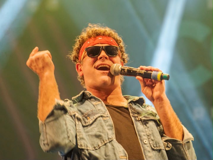 Tributo ao Poeta Exagerado emociona João Pessoa com o espetáculo especial no dia 11 de setembro