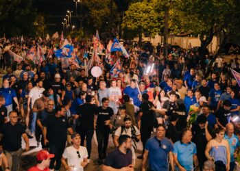 Cícero, Diogo, Veneziano e André reúnem multidão em caminhada pelas ruas de João Pessoa