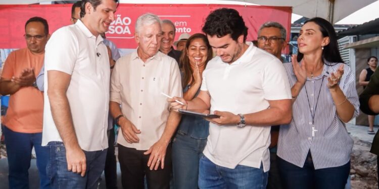 Leo Bezerra autoriza pavimentação de 35 ruas e prepara Alto do Mateus para ficar 100% pavimentado