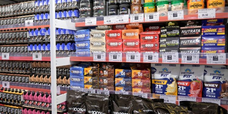 Assaí inicia venda de suplementação alimentar e amplia aposta em categorias ligadas à saudabilidade