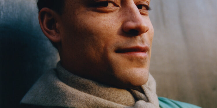 Loyle Carner desembarca no Brasil pela primeira vez para show único em São Paulo