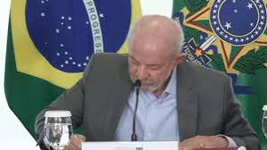 Lula anuncia aumento do Bolsa Família e eleva piso mínimo para R$ 691